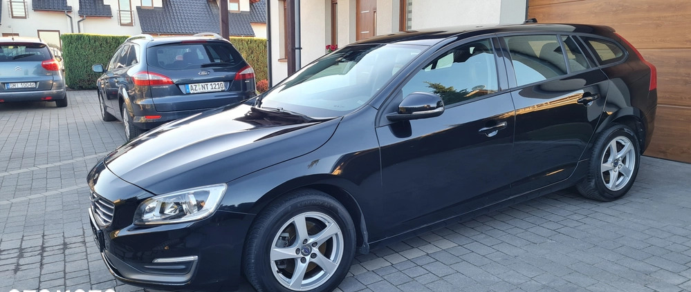 Volvo V60 cena 42900 przebieg: 153300, rok produkcji 2015 z Mikołów małe 436